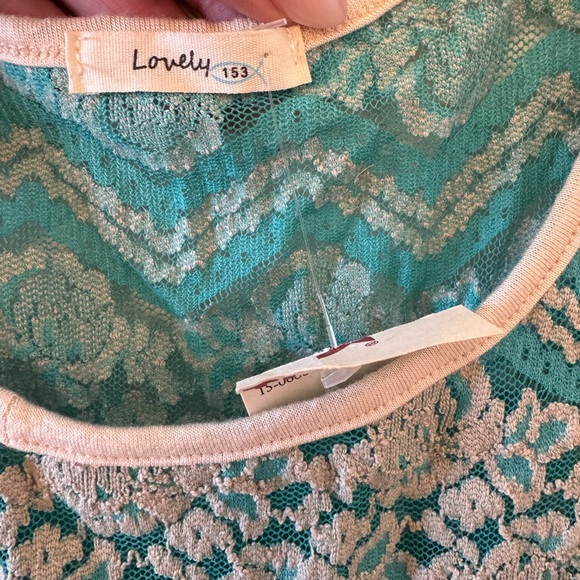 NWT Women's Lace Overlay Tank Top - Teal and Cream - Picture 3 of 5